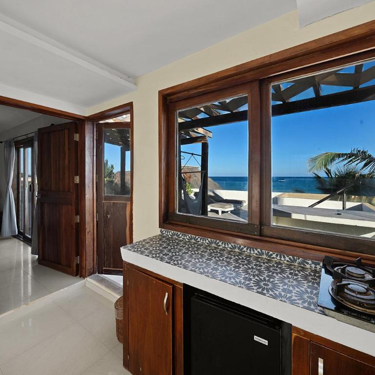 Playa Canek Beachfront Eco Hotel - Penthouse Two Bedroom Ocean View - 6