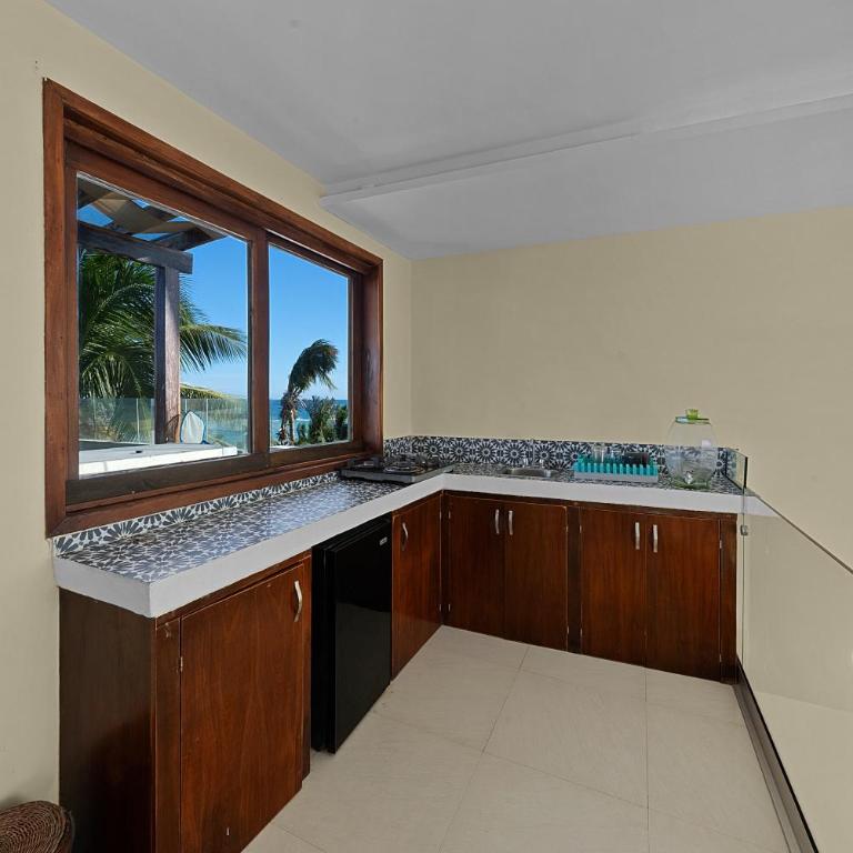Playa Canek Beachfront Eco Hotel - Penthouse Two Bedroom Ocean View - 9
