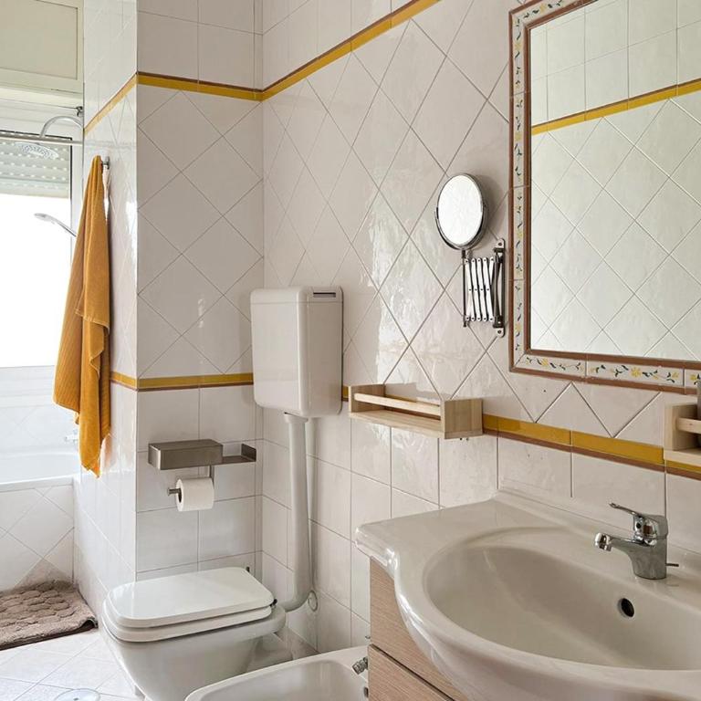 Rosemary s House Napoli Apt Private Parking Metro - Appartamento con 2 Camere da Letto - 10