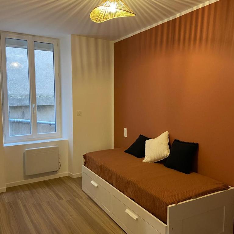 Appartement T3 rénové - Appartement 2 Chambres - 3