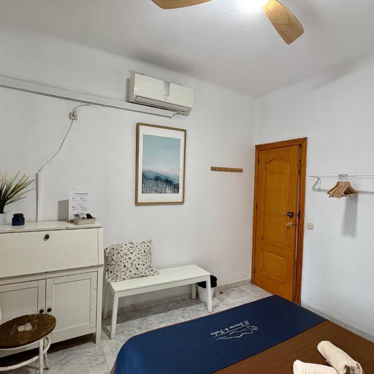 Habitación en Calle Molino - Double Room with Shared Bathroom - 1