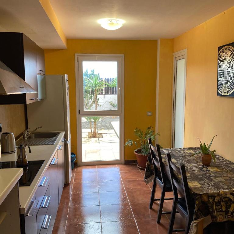 Blue Wave House Corralejo - Double Room in shared Apartment - 17