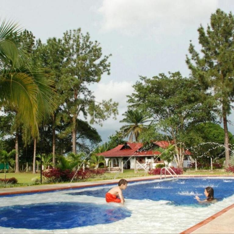Se alquila quinta vacacional completa - Casa de 5 dormitorios - 1