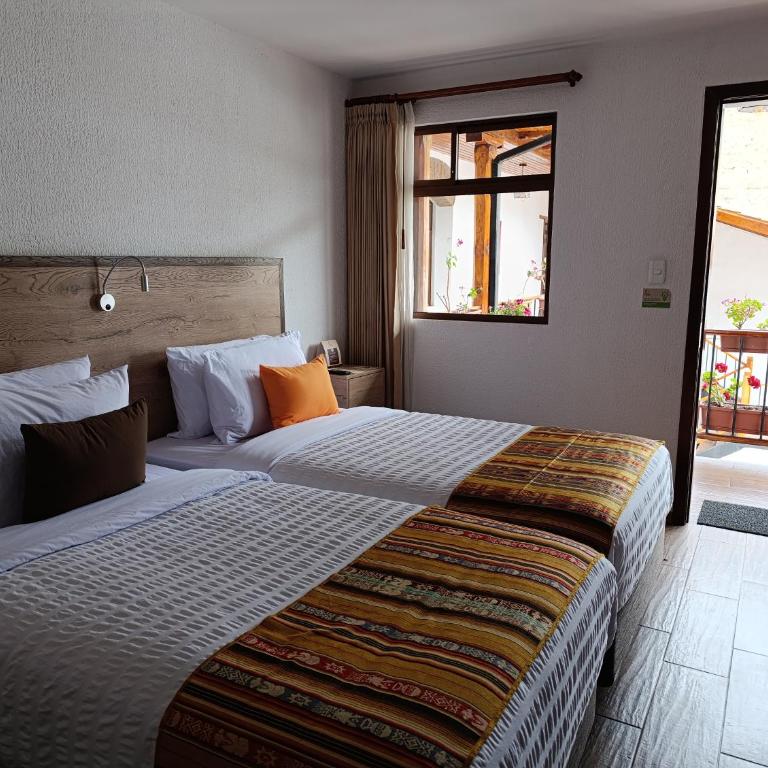 Casona Tobar Hotel - Habitación Doble Estándar con vistas a la montaña - 2 camas - 4