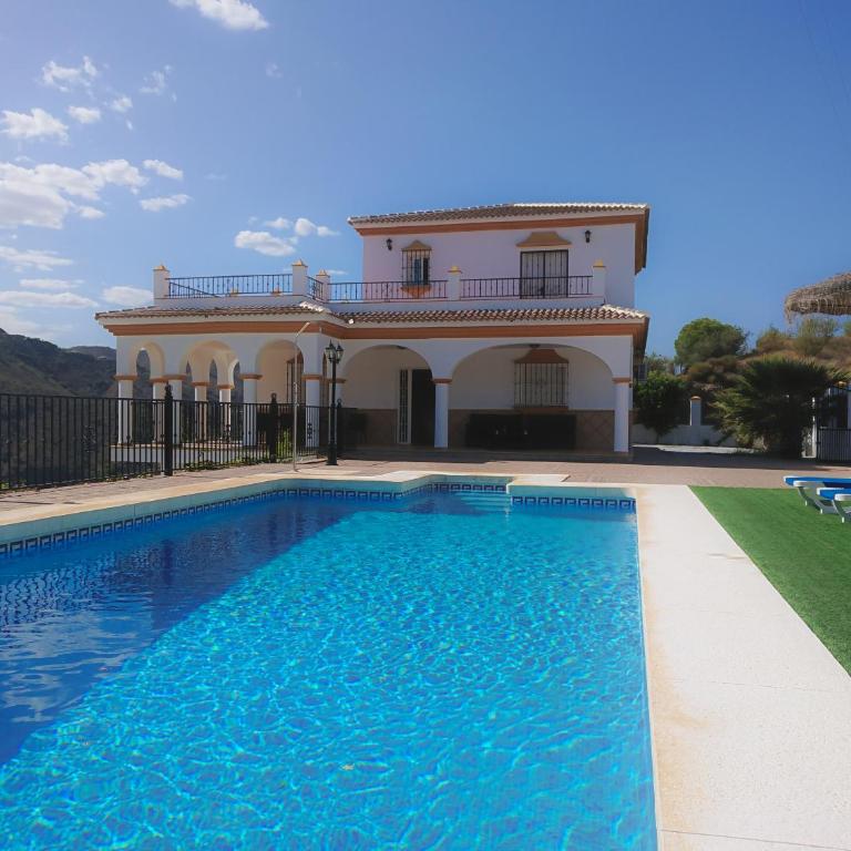 Villa Jazmín.Completa privacidad. Piscina privada. - Casa de 3 dormitorios - 4