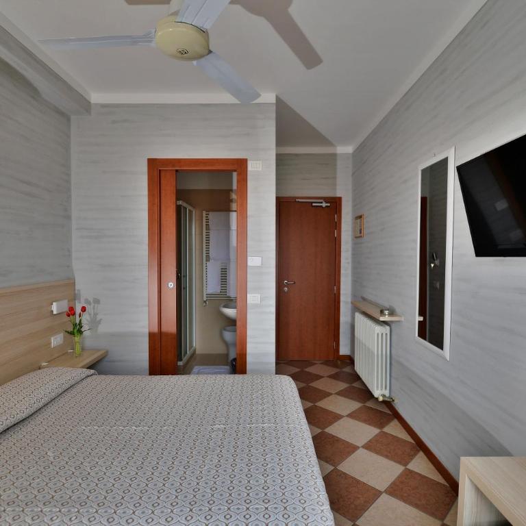 Hotel Fiordaliso - Camera Matrimoniale Piccola con Balcone - 11