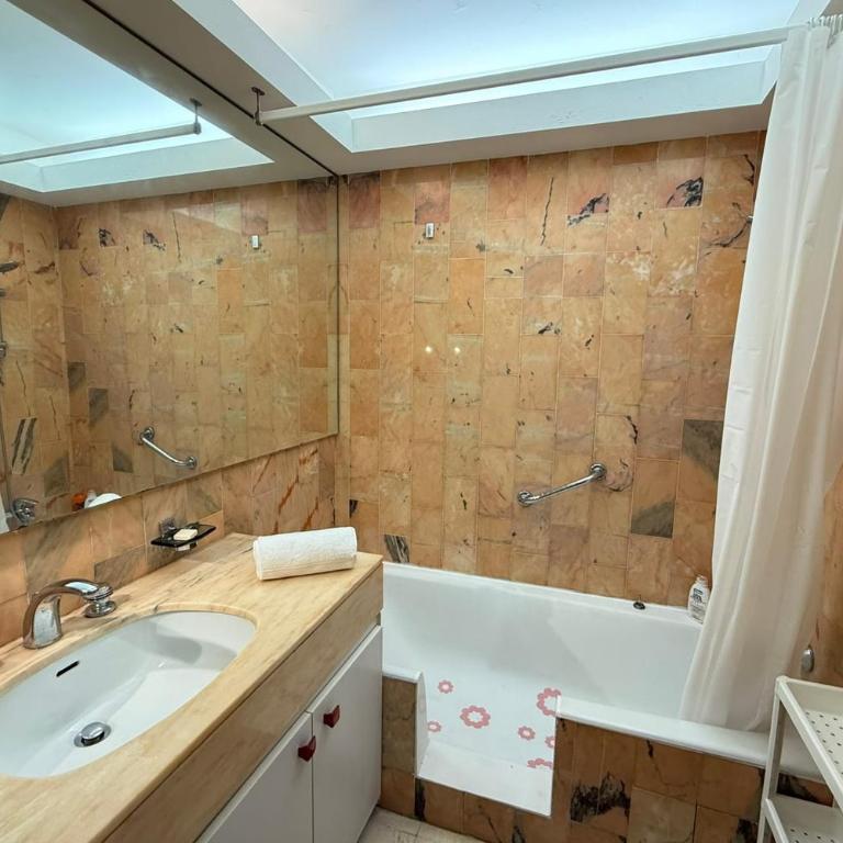 Nice 4 bedroom apartment with sea view - air conditioning - pool - Appartement - 30