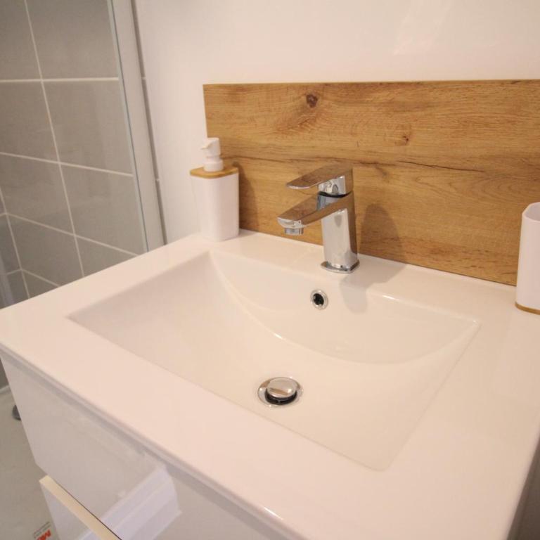 Studio hyper centre secteur Cathedrale - Forum- Erlon - Appartamento con 1 Camera da Letto - 8