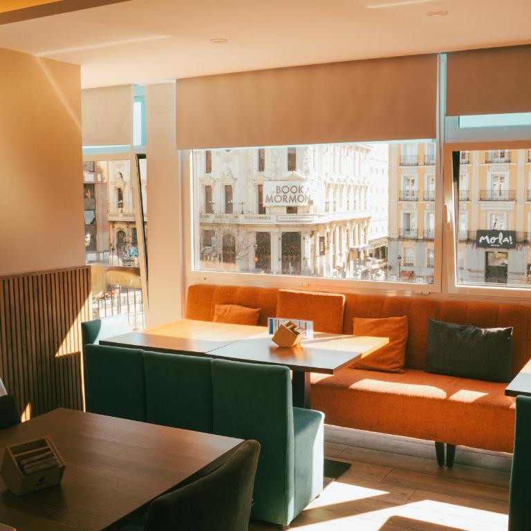 Only for Women Hostel Madrid-Sol - Bed in 6-Bed Female Dormitory Room - 17