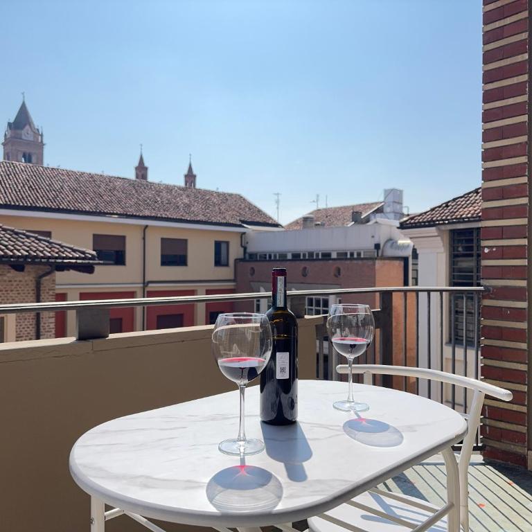 In the Historic Centre, with a View of the Towers - Appartamento con 1 Camera da Letto con Balcone e Vista Città - 5