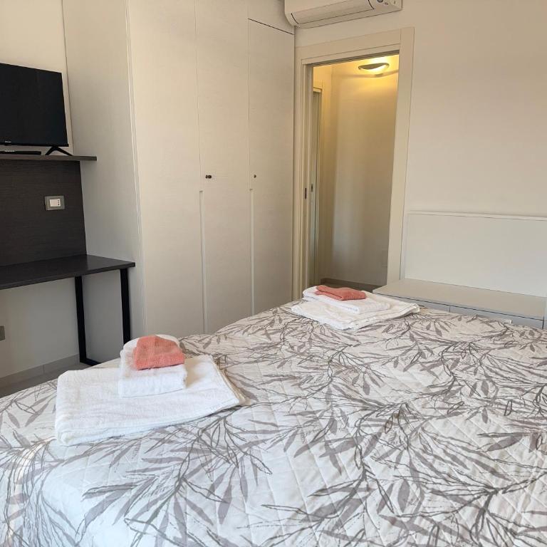 In the Historic Centre, with a View of the Towers - Appartamento con 1 Camera da Letto con Balcone e Vista Città - 13