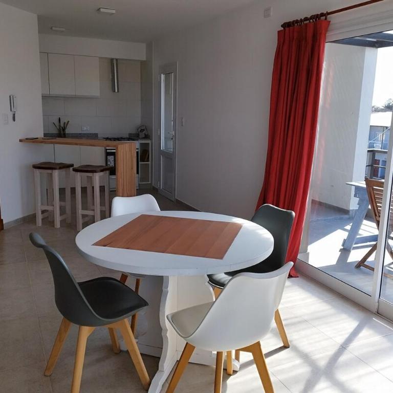 Moderno departamento 2 dormitorios, Miramar, costa atlántica - Apartamento de 2 dormitorios con balcón y terraza - 11