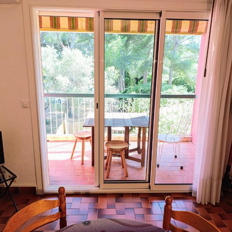 Coquet appartement avec piscine à 200m de la plage - Familienstudio - 16