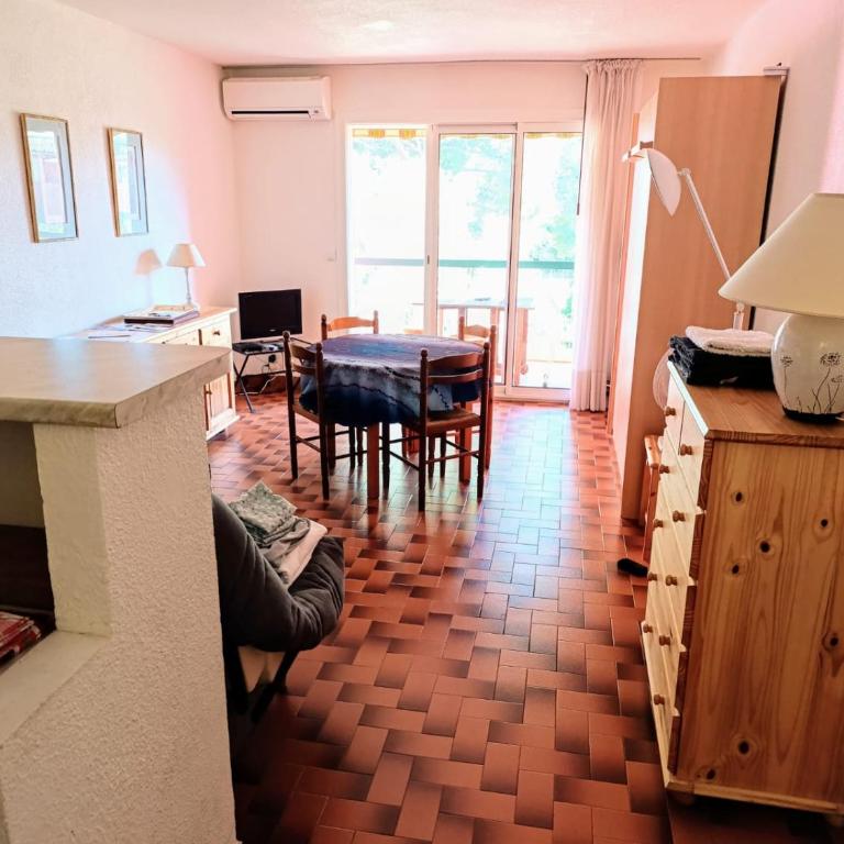 Coquet appartement avec piscine à 200m de la plage - Familienstudio - 10