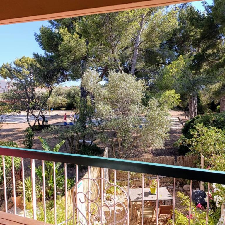 Coquet appartement avec piscine à 200m de la plage - Familienstudio - 14