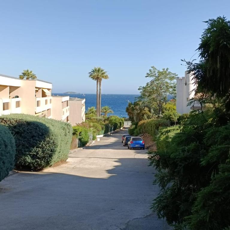 Coquet appartement avec piscine à 200m de la plage - Familienstudio - 4