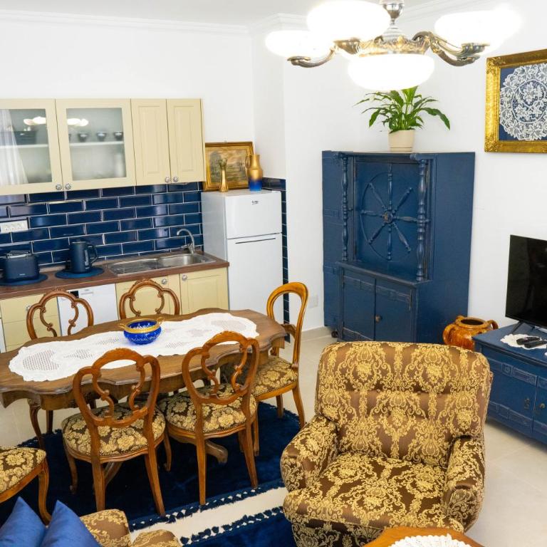 Glanz Antique Paradise near the Sea - Two-Bedroom Villa - 12