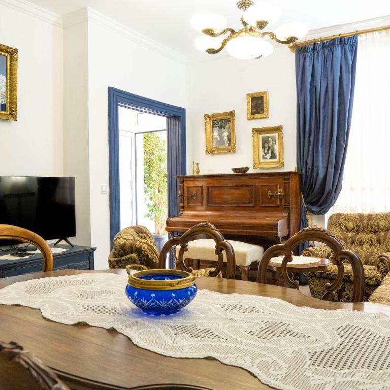 Glanz Antique Paradise near the Sea - Two-Bedroom Villa - 13