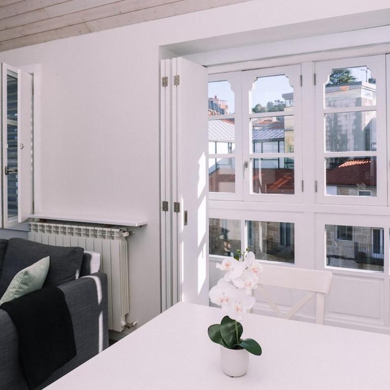 Ático con luz y brillo en Vigo by CABANA Rentals - Apartamento de 1 Dormitorio con balcón y vistas a la ciudad - 5