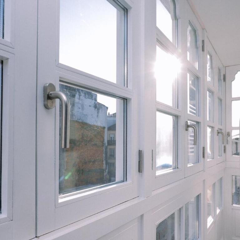 Ático con luz y brillo en Vigo by CABANA Rentals - Apartamento de 1 Dormitorio con balcón y vistas a la ciudad - 7