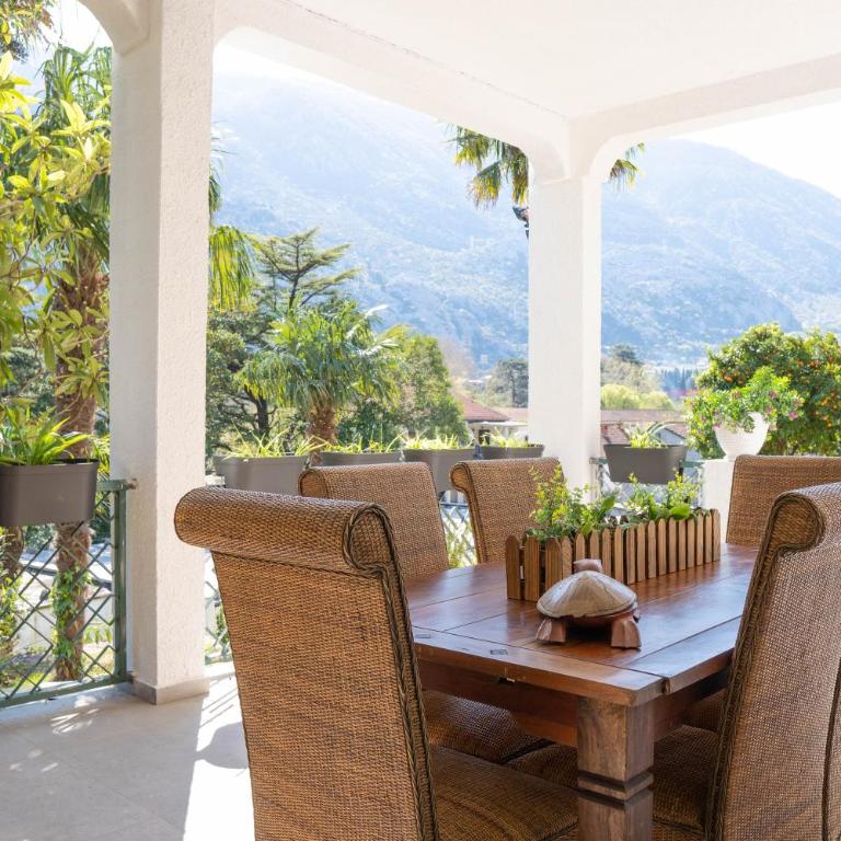 Glanz Antique Paradise near the Sea - Two-Bedroom Villa - 1