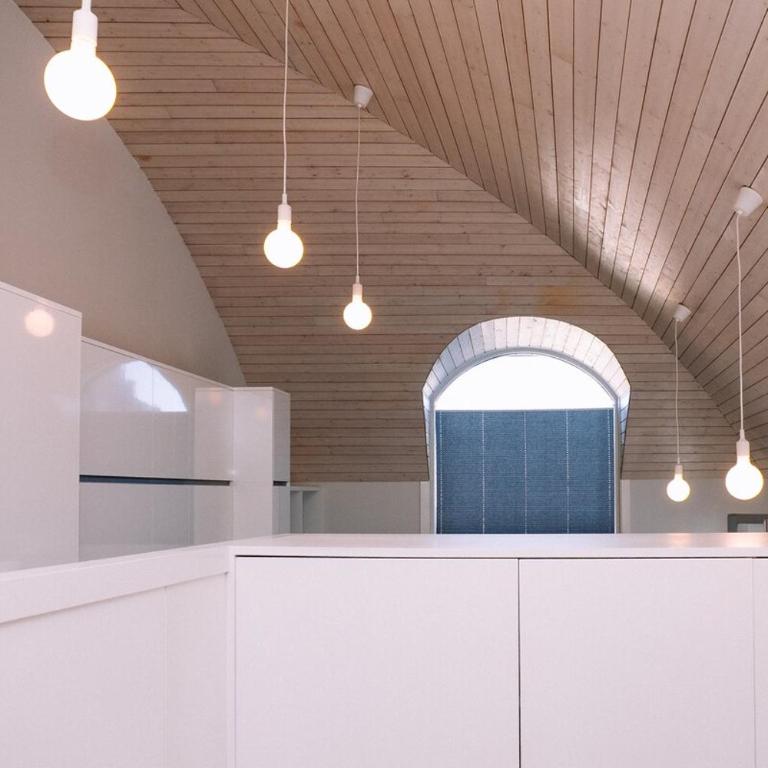 Ático con luz y brillo en Vigo by CABANA Rentals - Apartamento de 1 Dormitorio con balcón y vistas a la ciudad - 18