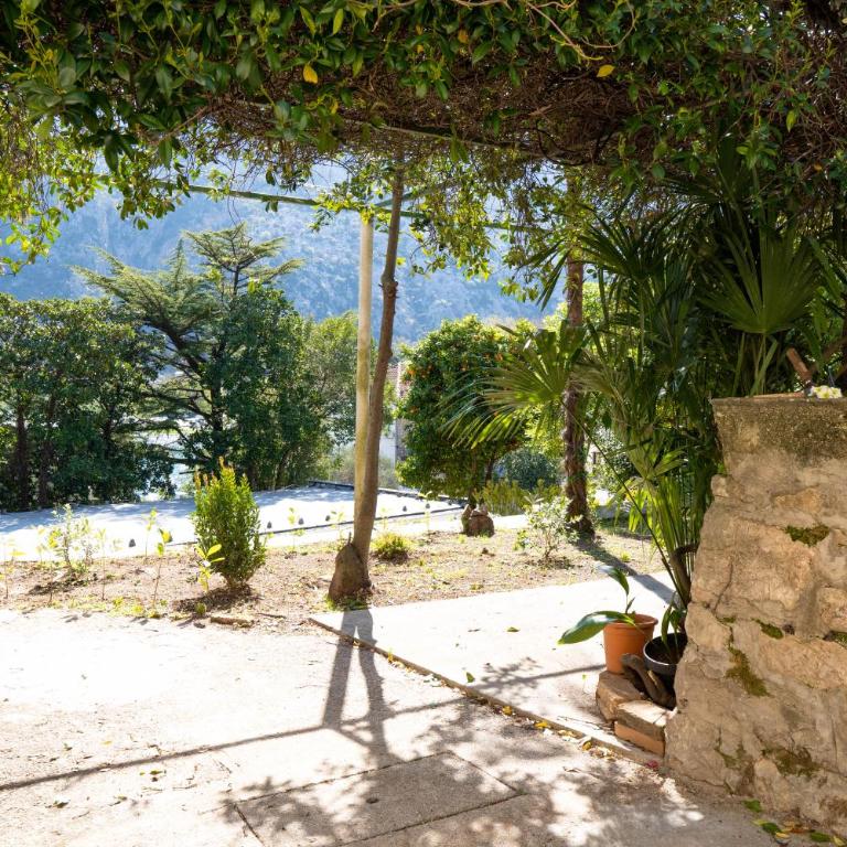 Glanz Antique Paradise near the Sea - Two-Bedroom Villa - 51