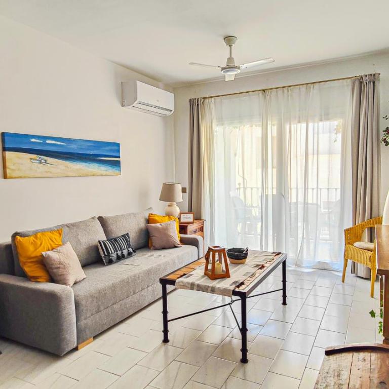 Bonito apartamento en playa de la Carihuela - Apartamento de 1 dormitorio - 3