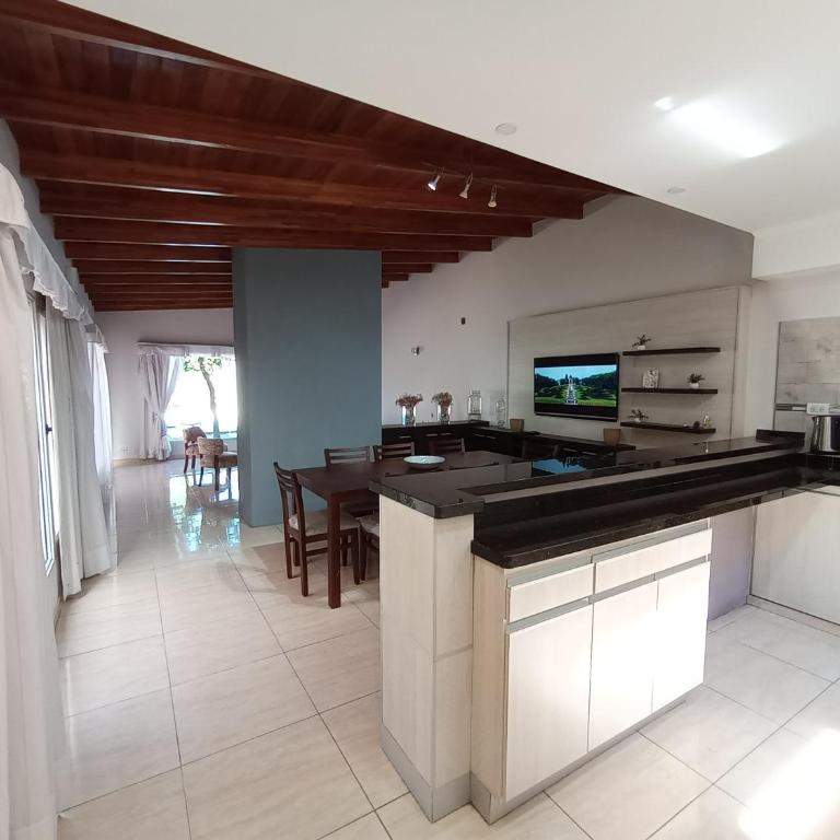 Casa con Pileta y Jardin Zona Termas Concordia - Casa de 2 dormitorios - 20