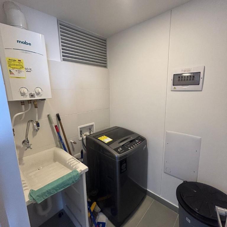 Spacious and Luxurious -Stratum 6 - Three-Bedroom Apartment - 31