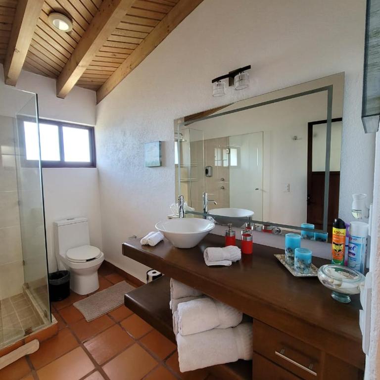 Casa Los Pinos, with a lake view in Avándaro - Villa - 14