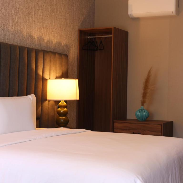 Hotel Hacienda Aguacaliente - Deluxe Queen Room - 4