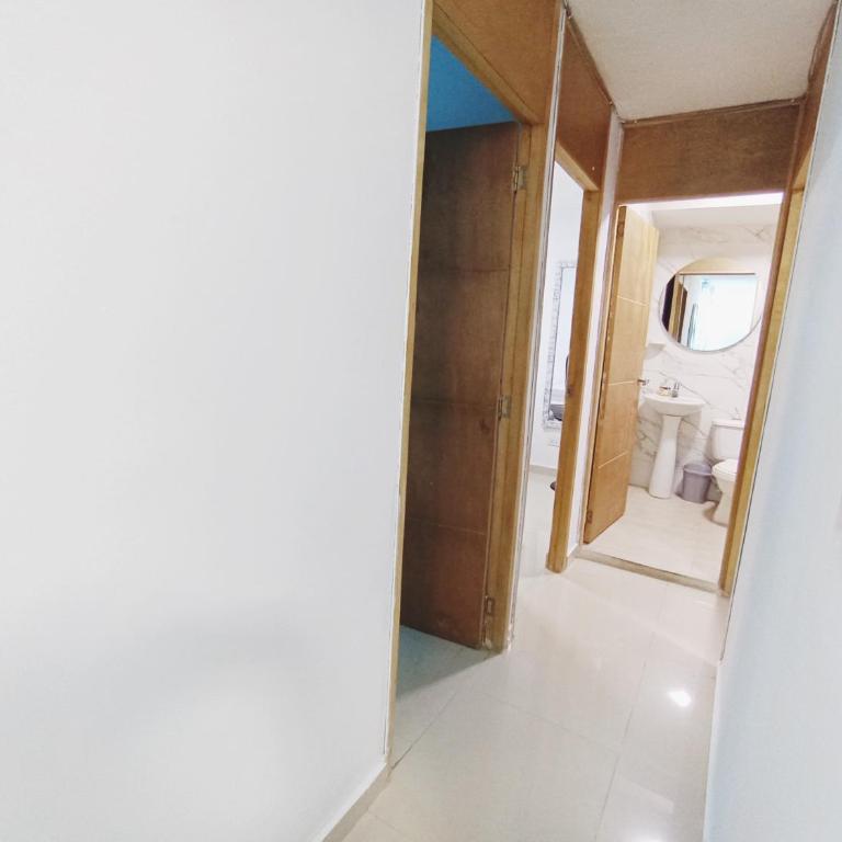 Apartamento de 3 Habitaciones 2 TV con parqueadero cerca al estadio - Apartamento de 3 dormitorios - 5