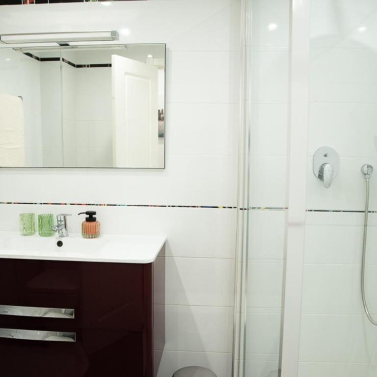 St Germain - Three-Bedroom Apartment - 13