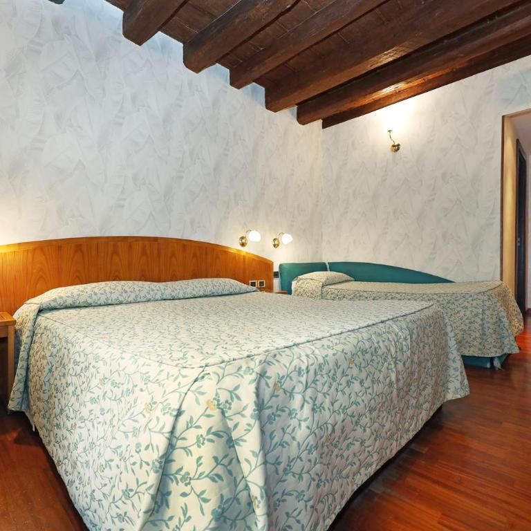 Hotel Corot - Triple Room - 10