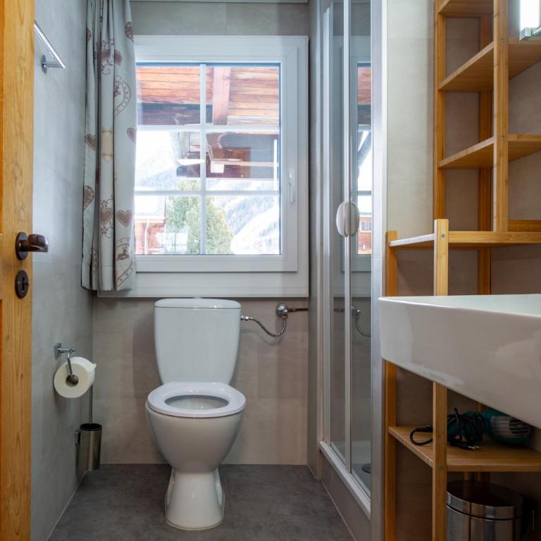 Ferienhaus Gäbi - Ferienwohnungen - Apartment mit 2 Schlafzimmern und Balkon - 9
