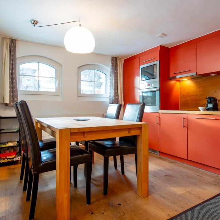 Ferienhaus Gäbi - Ferienwohnungen - Apartment mit 1 Schlafzimmer und Garten - 1