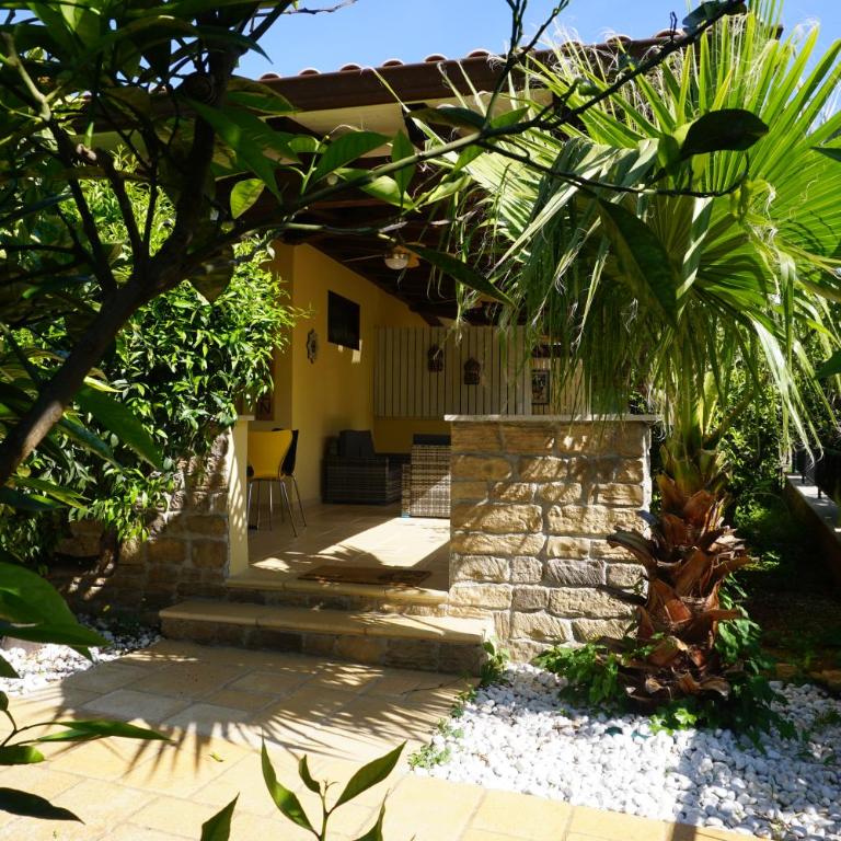 Gira e Firria - Deluxe Room (2 Adults + 1 Child) - 30
