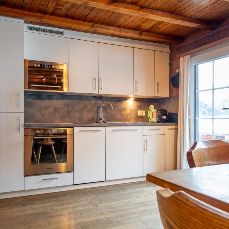 Ferienhaus Gäbi - Ferienwohnungen - Apartment mit 2 Schlafzimmern und Terrasse - 8