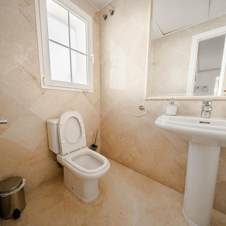 6 bedroom villa near Calahonda - Villa - 18