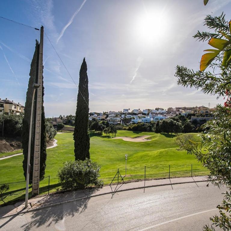 6 bedroom villa near Calahonda - Villa - 28