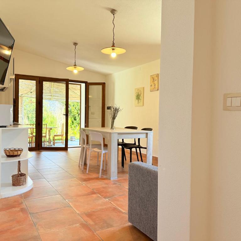 Il Glicine - Appartamenti a 4 chilometri dal mare di Orosei - Casa a Schiera con 2 Camere da Letto - 21