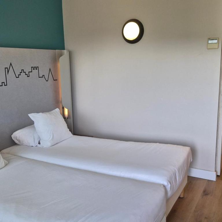 Kyriad Carcassonne - Aéroport - Twin Room with free spa access - 10