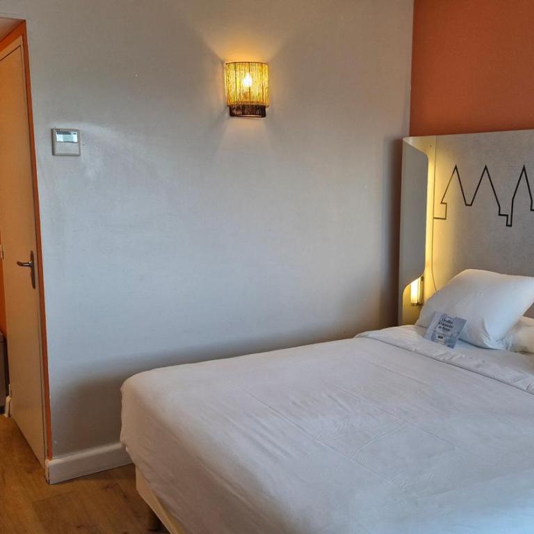 Kyriad Carcassonne - Aéroport - Twin Room with free spa access - 2