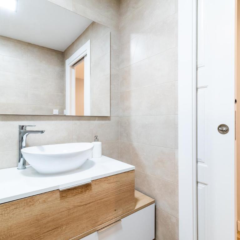 Ronda Familiar Apartment - Three-Bedroom Apartment - 50