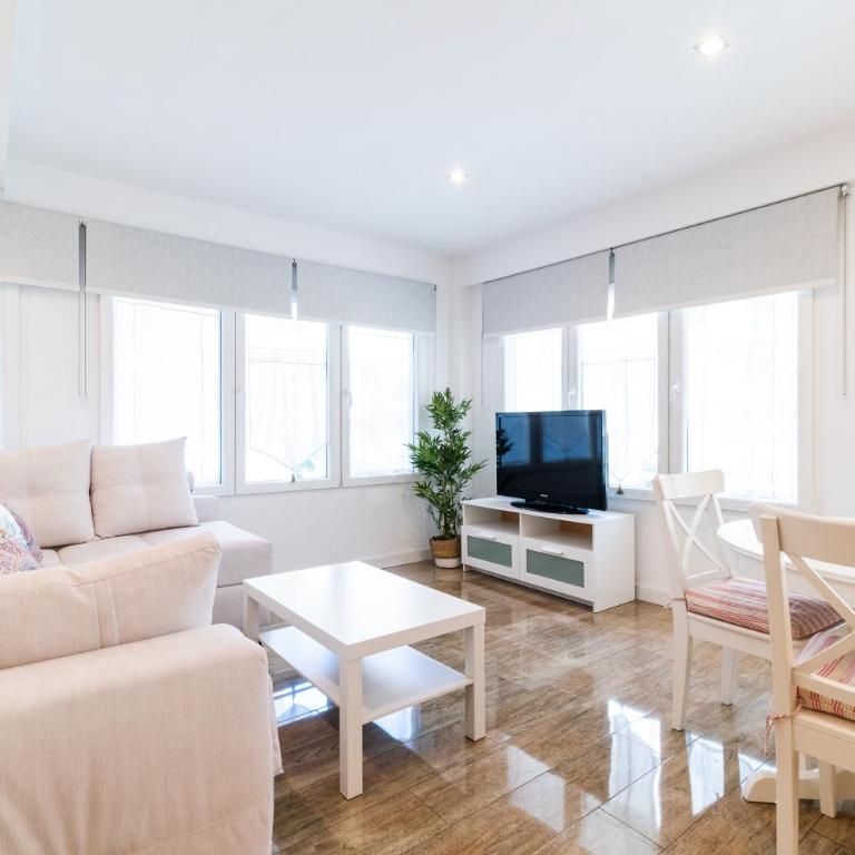 Ronda Familiar Apartment - Three-Bedroom Apartment - 39