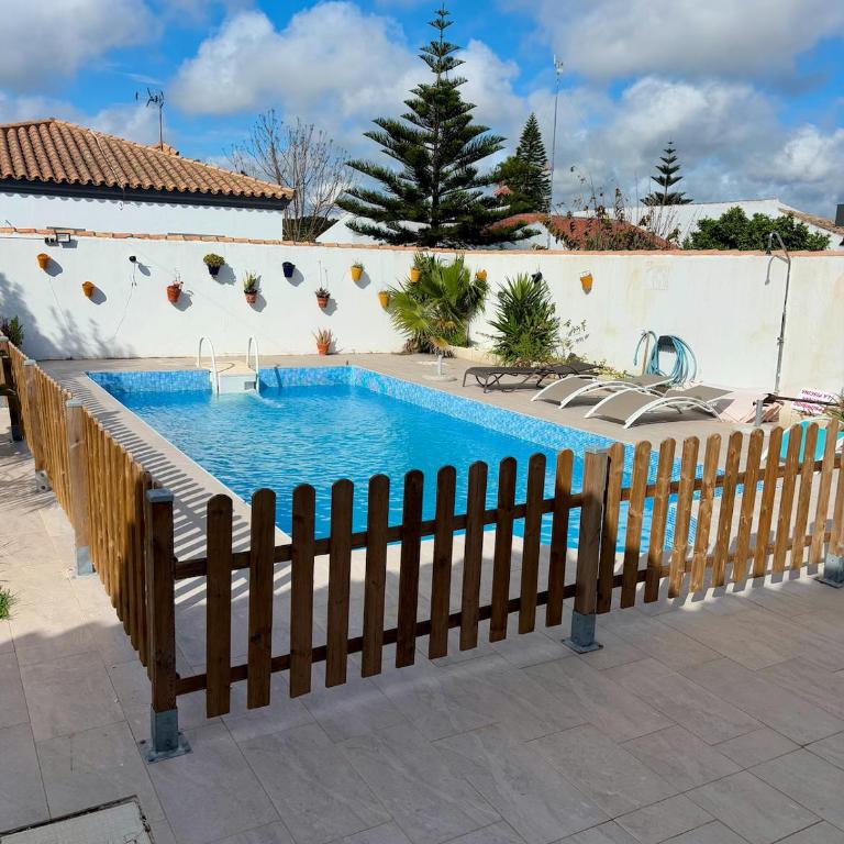 Fantástico chalet con piscina 2 km de la barrosa - Casa de 3 dormitorios - 3