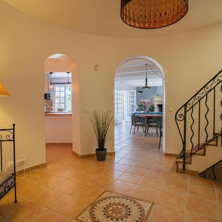 VILLA JUSTINE VI4239 By Riviera Holiday Homes - Villa mit privatem Pool - 49