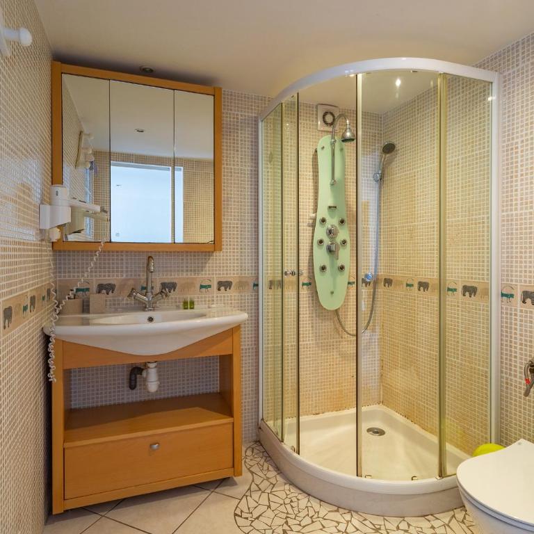 VILLA JUSTINE VI4239 By Riviera Holiday Homes - Villa mit privatem Pool - 41