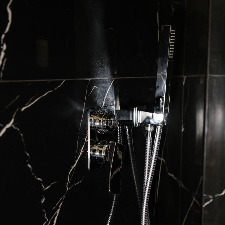Karma6Rooms - in Sicilia nel centro di Catania - Queen Room with Spa Bath - 8